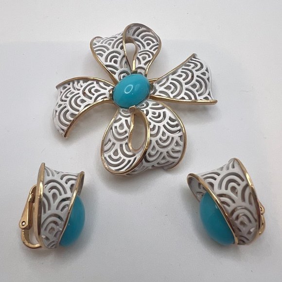 Trifari Jewelry - Crown Trifari  Brooch and CLIP Earrings White Art Deco Filigree Blue Stone